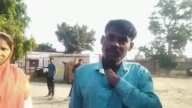 जालौन

आवारा जानवर फिर बने हादसे का सबब
बीच सड़क पर अचानक से आए आवारा जानवर आटो रिक्शा से जा टकराए
