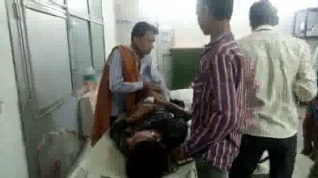 तेज रफ्तार बाइकों की टक्कर में युवक गम्भीर रूप से घायल