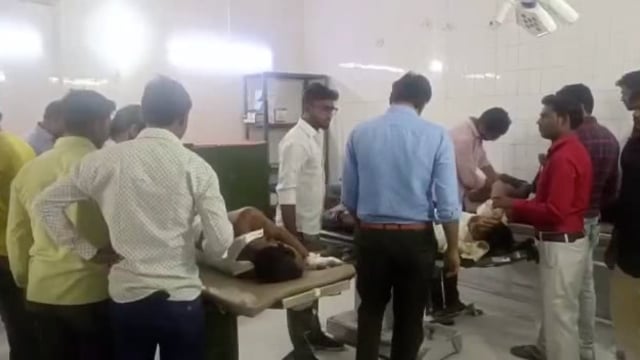 सड़क हादसे में बाइक सवार 3 मोनिया गम्भीर रूप से घायल