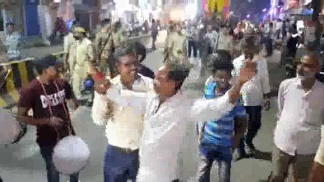 धूमधाम से विसर्जन को निकली माँ काली व माँ लक्ष्मी की प्रतिमाएं