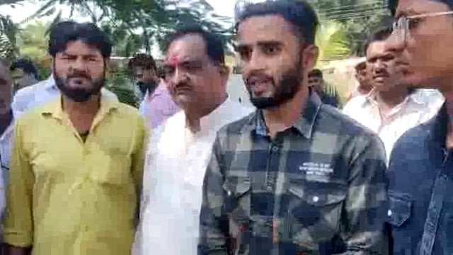 व्यापाऱ्यांना त्रास देणाऱ्या हळकुंड दादांचा बंदोबस्त करावा आंदोलकांच्या प्रतिक्रिया