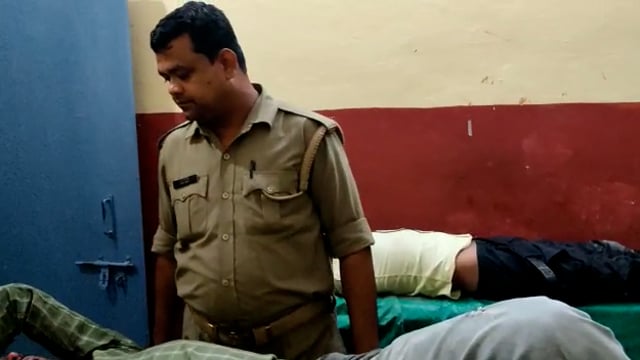 दिबियापुर थाना क्षेत्र  फोर व्हीलर कार ने मारी टक्कर बाइक सवार चाचा भतीजे गंभीर रूप से हुए घायल 