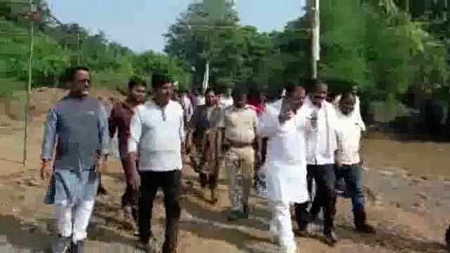 हवेली खड़गपुर में विधायक ने किया छठ घाटों का निरीक्षण एसडीओ समेंत अधिकारी रहे मौजूद दिए दिशा निर्देश