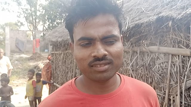 पात्र लोगों कोअभी नहीं मिली बाढ़ राहत सामग्री