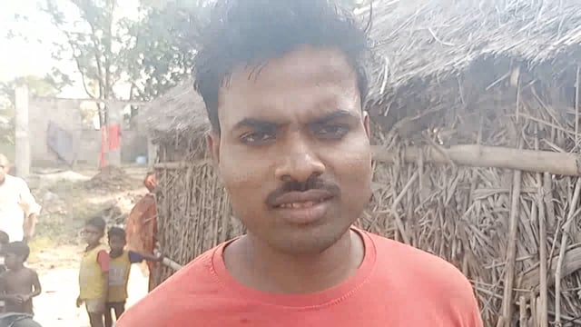 पात्र लोगों कोअभी नहीं मिली बाढ़ राहत सामग्री