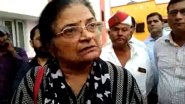 औरैया सीएमओ डॉ अर्चना श्रीवास्तव ने मीडिया को आग लगने के बारे में दी जानकारी देखिए खास रिपोर्ट# cmo auraiya# chc