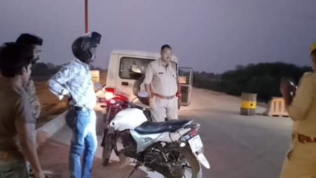 लालगंज कोतवाली पुलिस ने छठ के महापर्व को लेकर कस्बे में किया फ्लैग मार्च दिए जरूरी दिशा निर्देश।