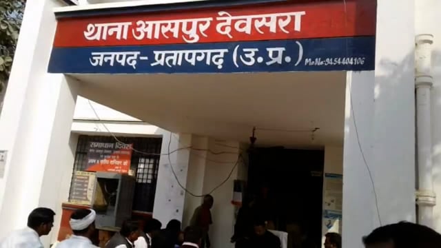 पुलिसकर्मी का घूस लेते वीडियो वायरल,
पुलिस अधीक्षक सतपाल अंतिल ने पुलिसकर्मी को किया निलंबित,विभागीय जाँच के दिये आदेश