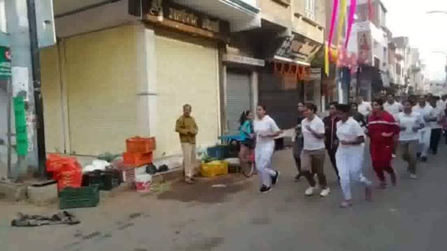 सीतापुर में समस्त थाना क्षेत्रों में "रन फॉर यूनिटी" मैराथन दौड़ का आयोजन किया गया 