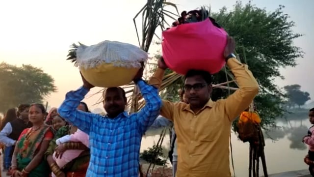 उगते सूर्य को अर्घ्य देने के साथ संपन्न हुई छठ पूजा#Prayagraj 