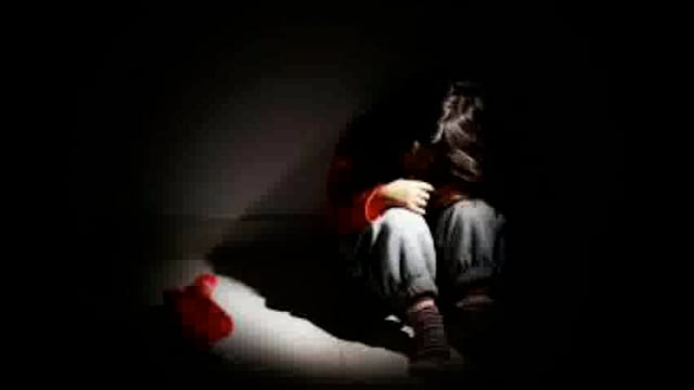 अल्पवयीन मुलीशी जबरदस्तीने शारीरिक संबंध केल्याने मुलगी गरोदरदोघांच्या विरोधात आटपाडी पोलीस ठाण्यात गुन्हा दाखल