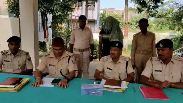 तारापुर पुलिस ने कुख्यात अपराधी रौशन यादव को एक देशी कट्टा चार जिंदा कारतूस के साथ किया गिरफ्तार