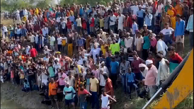 नदी में ट्रैक्टर पलटने से चालक की हुई मौत