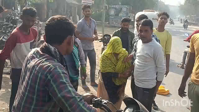 एक महिला ने जड़े 2 लोगों के थप्पड़