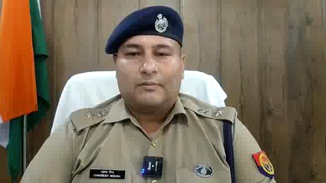 फर्जी पुलिस वाले को बहजोई पुलिस और एसओजी टीम  ने किया गिरफ्तार पुलिस अधीक्षक संभल चक्रेश मिश्रा ने दी जानकारी |