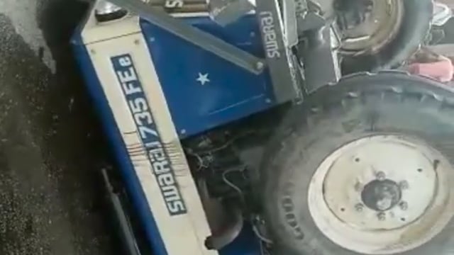 जनपद संभल के पाठक पर जुनावई मार्ग पर बिचोला गांव के पास मोड़ पर ट्रैक्टर अनियंत्रित होकर पलटा 5 लोग हुए घायल कराया भर्ती