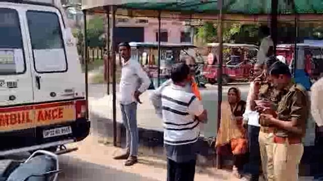 लालगंज थाना क्षेत्र के 232 पर सड़क दुर्घटना में एक बुजुर्ग गंभीर रूप से हुआ घायल इलाज के लिए जिला अस्पताल रेफर।