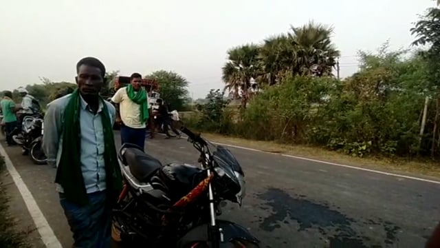 चानन  : लाखोचक के पास टेम्पु दुर्घटनाग्रस्त दो युवक घायल। 