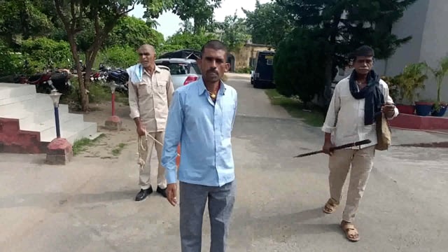 सूरजगढ़ा थाना पुलिस ने बीती रात एक वारंटी को गिरफ्तार कर आज भेजा गया जेल