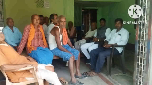 तेलिया पहाड़ पंचायत के मुखिया कुमारपुर गांव के 98 वर्षीय वृद्ध को किया सम्मानित