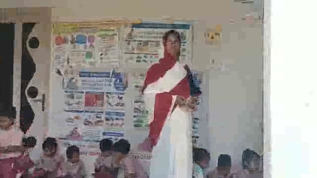 खोदावंदपुर प्रखण्ड क्षेत्र के आंगनबाड़ी केंद्रों पर कृमि दिवस के तहत खिलाया गया बच्चो को दवाई