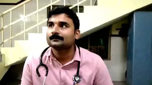 रायबरेली- जिला अस्पताल के डॉक्टर और स्टाफ से मारपीट का मामला।मरीज के तीमारदारों पर मारपीट, तोड़फोड़ का आरोप। 


-- 