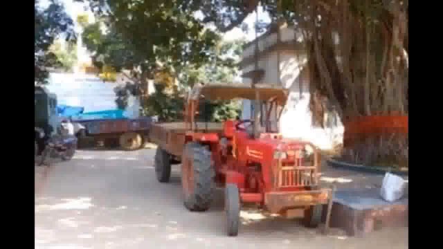 बेला गांव से अवैध बालू खनन करते पुलिस ने एक ट्रैक्टर को किया जब्त