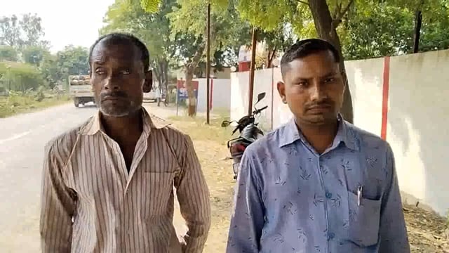 किसान के द्वारा बोई गई धान की फसल को काट रहे दबंग थाने में की गई शिकायत#Prayagraj 