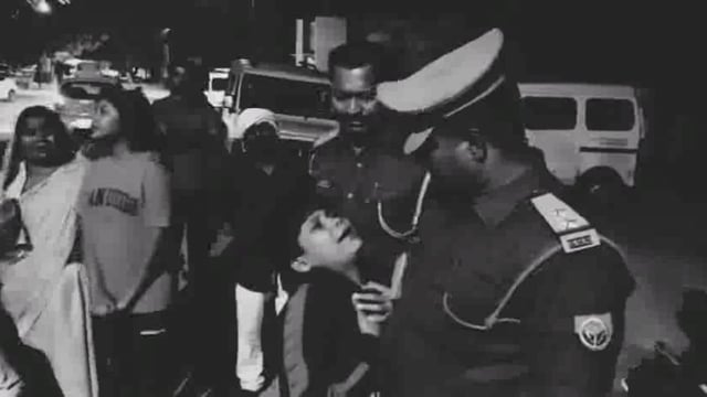 मकान के बंटवारे को लेकर हुआ खूनी खेल सीआरपीएफ के जवान को उसी के भाइयों ने पीट-पीटकर उतारा मौत के घाट जांच में जुटी पुलिस