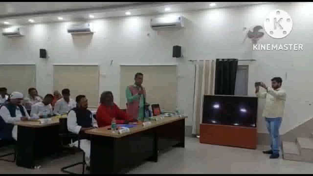 फुल्लीडुमर प्रखंड उत्तरीजिला परिषद सदस्य विश्वजीत दीपांकर में जिलापरिषद की बैठक में स्वच्छगांव समृद्धगांव काउठाया मुद्दा