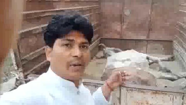 जिम्मेदारों की लापरवाही गोवंशो पर पढ़ रही भारी समाजसेवी अन्नूपाल ने उठाया कदम दिबियापुर नगर पंचायत क्षेत्र का मामला#UP 