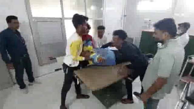 अज्ञात वाहन की टक्कर से बाइक सवार अधेड़ गम्भीर रूप से घायल