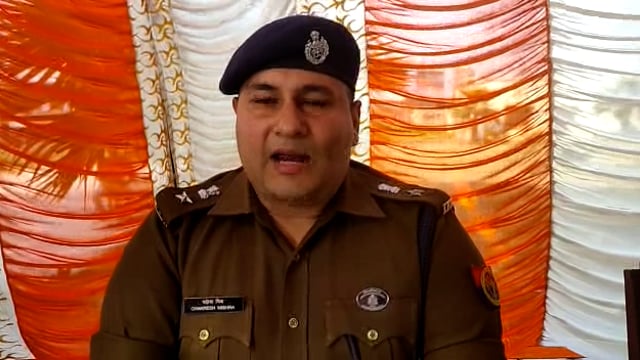 जनपद संभल के परतापुर गांव में फांसी के फंदे पर लटक कर आत्महत्या करने के संबंध में एसपी चक्रेश मिश्र ने दी जानकारी|