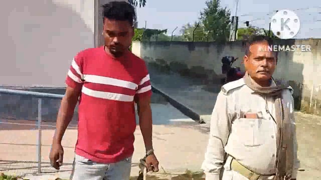 फुल्लीडुमर थाना की पुलिस रविवार को दिवा गश्ती के दौरान एक शराबी को शराब के नशे में किया गिरफ्तार