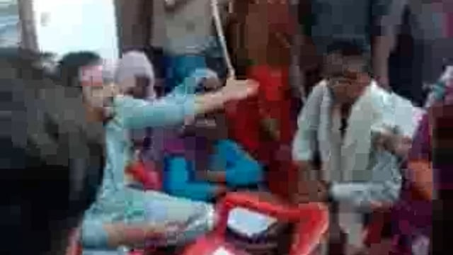 सरकारी राशन विक्रेता द्वारा राशन के बदले पैसे बांटने के मामले में कार्रवाई