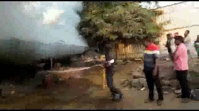 बिदर रोड उडान पुलाजवळ दुकानाला लागली आग,दुकानातील साहित्याचे नुकसान