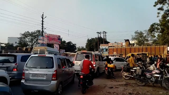 गोंडा :भीषण जाम में घंटों तक फंसे रहे लोग