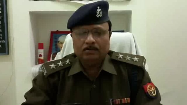 थाना अछल्दा पुलिस द्वारा वंचित इनानिया25000 रुपए के02 अभियुक्तों को मय1 किलो50 ग्राम व315 बोर कारतूस के साथ संबंध में