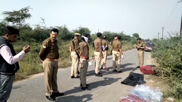 ट्रॉली बैग में मिला एक 25 वर्षीय अज्ञात व्यक्ति का शव फैली सनसनी मौके पर पहुंची पुलिस