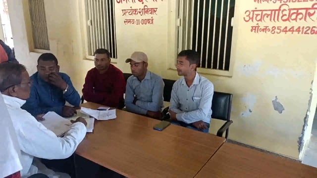 आदर्श थाना सूर्यगढ़ा में जमीन विवाद को लेकर लगा जनता दरबार जिसमें 1 मामले आए और निष्पादन कर दिया गया