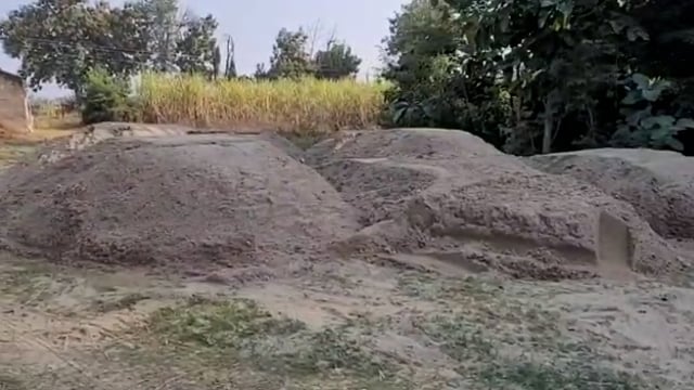 बलरामपुर: बेखौफ खनन माफियाओं द्वारा किया जा रहा धड़ल्ले से अवैध खनन का काला कारोबार देखें पूरी खबर