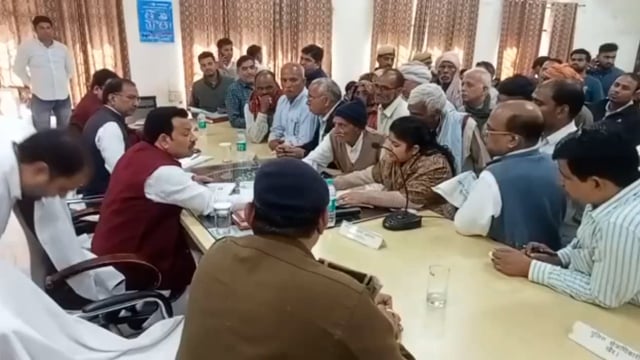 खैर तहसील में लगाया गया जनता समाधान दिवस राज्य स्वर राज्य मंत्री अनूप प्रधान ने सुनी जन समस्याएं