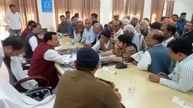 खैर तहसील में लगाया गया जनता समाधान दिवस राज्य स्वर राज्य मंत्री अनूप प्रधान ने सुनी जन समस्याएं