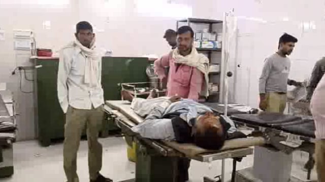 सड़क हादसे में बाइक सवार बुजुर्ग गम्भीर रूप से घायल