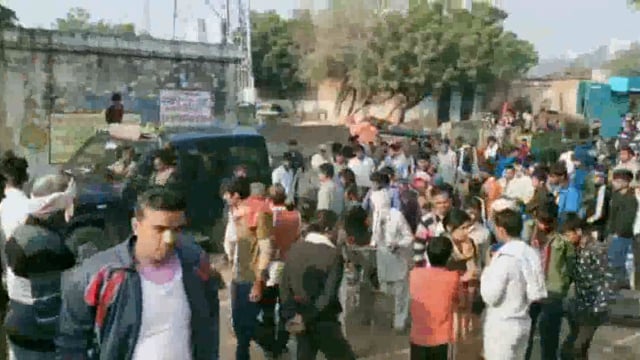 मथुरा जनपद के एक गांव में युवक का गोली लगा शव मिला फैली सनसनी मौके पर पहुंची पुलिस