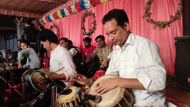 अजीतमल नगर पंचायत अटसू में हुआ जवाबी कव्वाली का कार्यक्रम