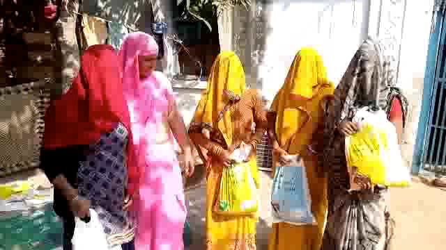 तेहरा महावन में हुआ, बाल पोषाहार का वितरण 