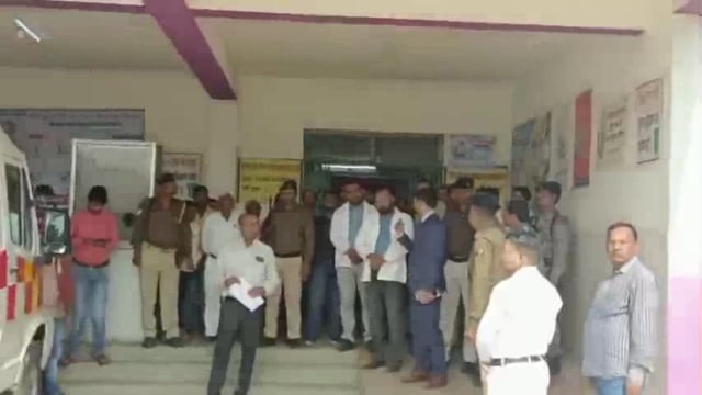 बांका डीएम ने धोरैया पहुंच विभिन्न विभागों का किया निरीक्षण, बीएओ व लेखापाल का वेतन हुआ बंद