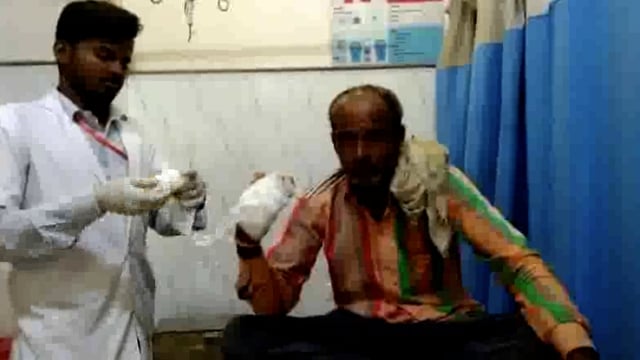 दुकान निर्माण के समय करंट की चपेट में आने से दो मजदूरों की हुई मौत 3 हुए घायल