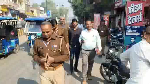 बिजली विभाग की टीम ने निजी कांपलेक्स में की छापेमारी किया विद्युत कनेक्शन चेक